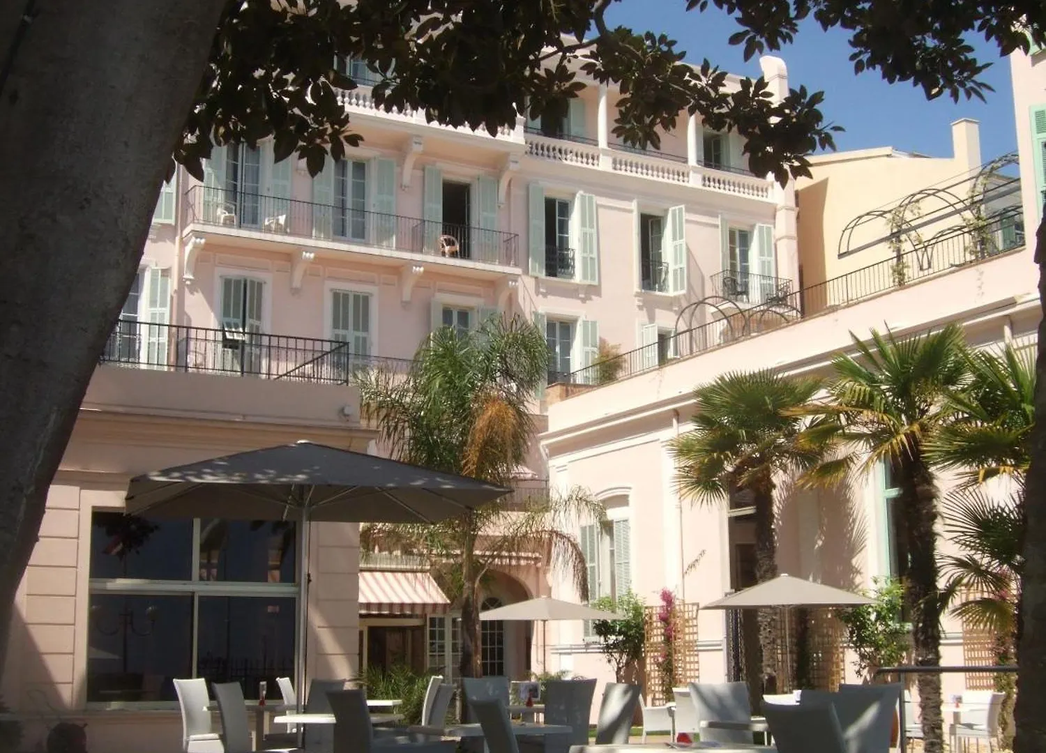 ***  Hotel Vacances Bleues Balmoral Menton France