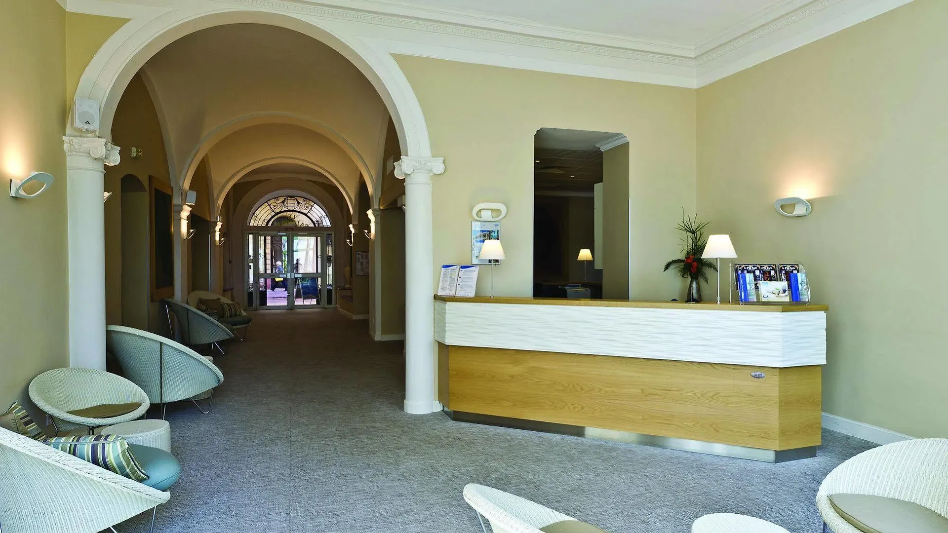 Hotel Vacances Bleues Balmoral Menton 3*,
