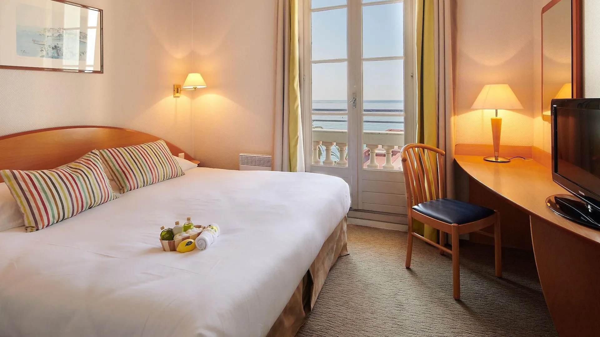 Hotel Vacances Bleues Balmoral Mentone