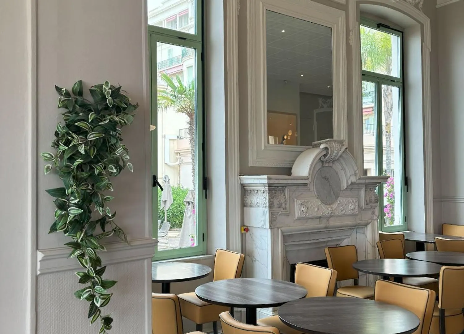 Hotel Vacances Bleues Balmoral Mentone
