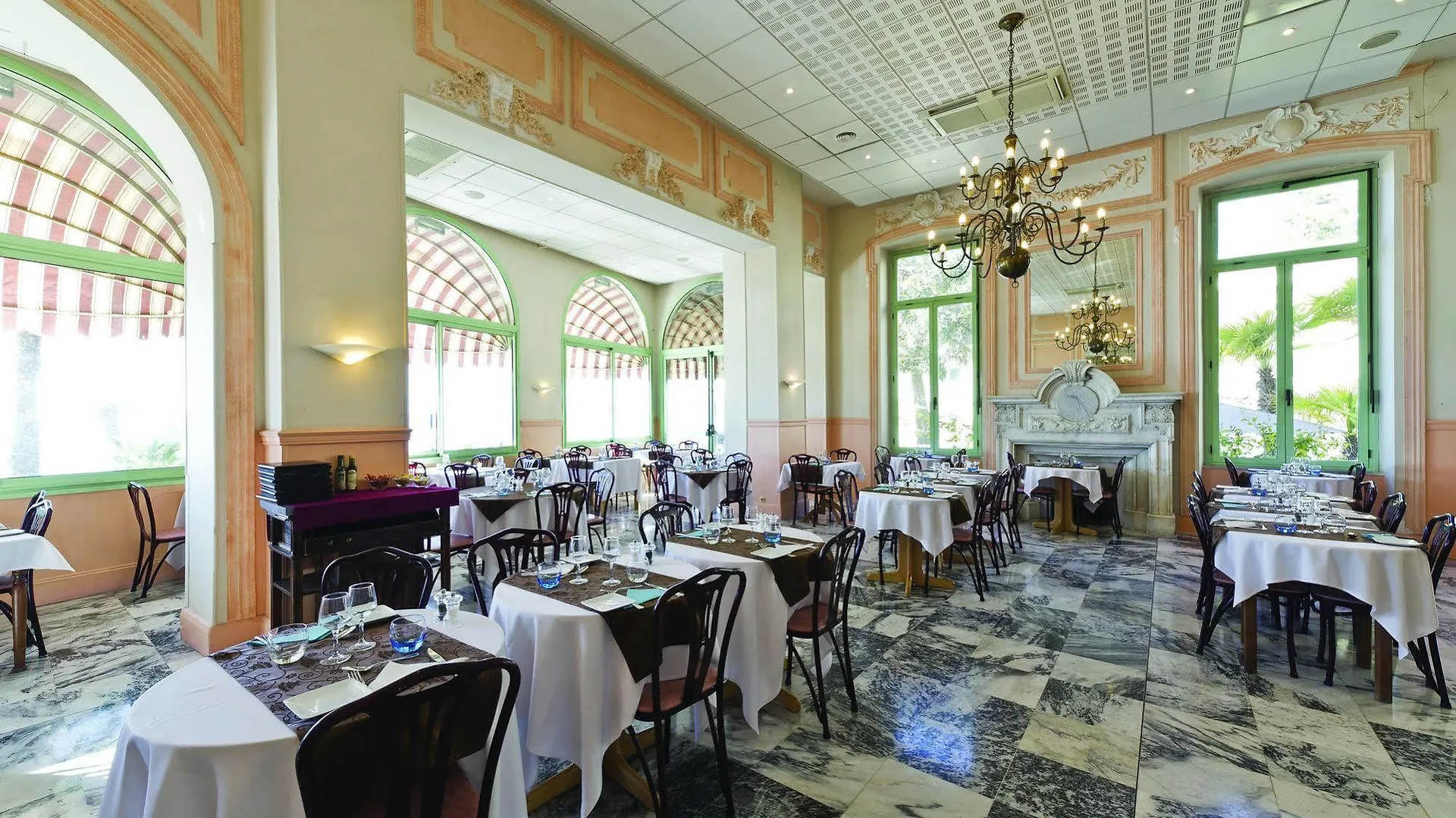 Hotel Vacances Bleues Balmoral Mentone 3*,